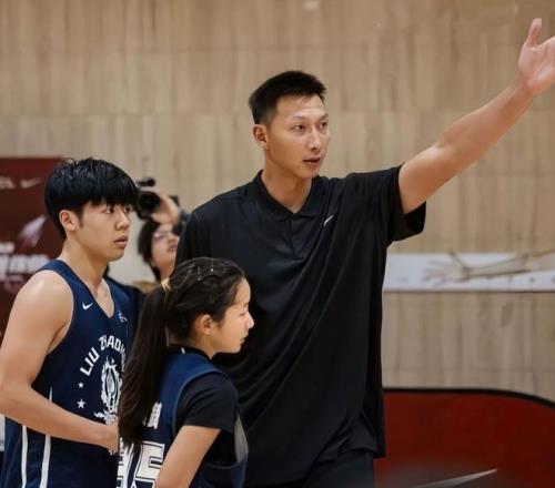 巴西教练倡,导球员自主,营造足球乐,B体育app下载,B体育官网,B体育官方网站,B体育平台