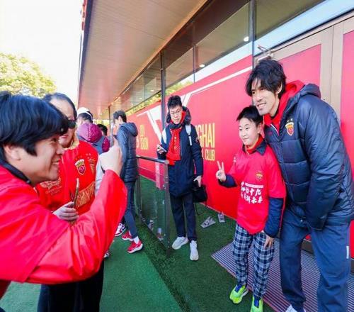 熱刺,輪賽杯擊敗,狼隊,B体育app下载,B体育官网,B体育官方网站,B体育平台